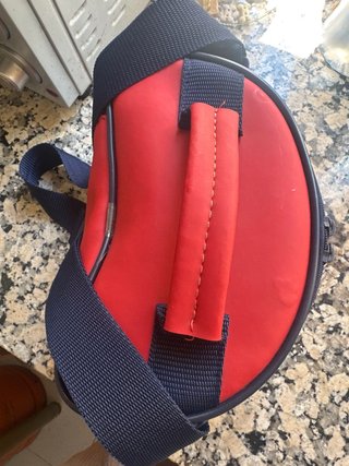 Bolso lonchera Airtel rojo y azul