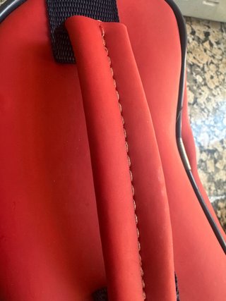 Bolso lonchera Airtel rojo y azul