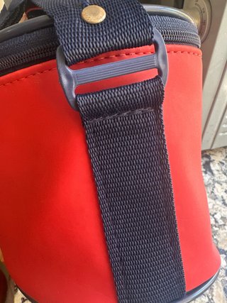 Bolso lonchera Airtel rojo y azul