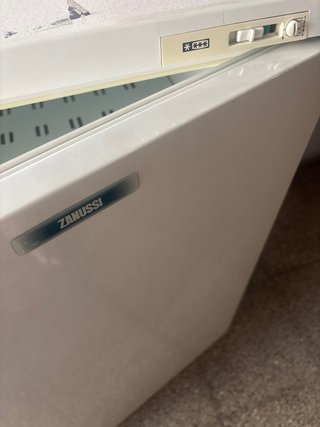Congelador Zanussi 2 cajones y 2 repisas
