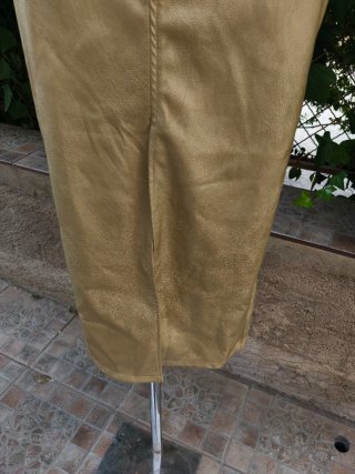 Falda midi polipiel dorada