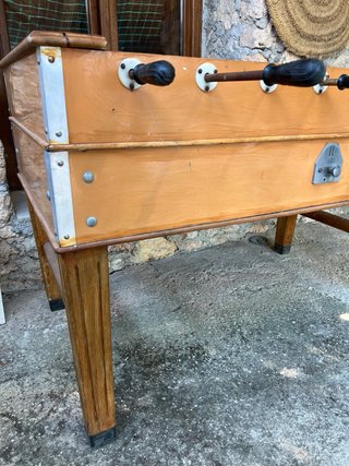 Futbolín antiguo para restaurar
