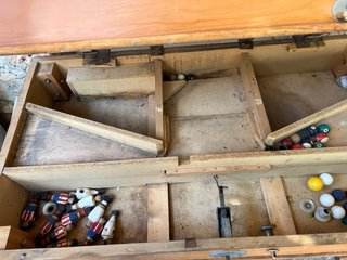 Futbolín antiguo para restaurar