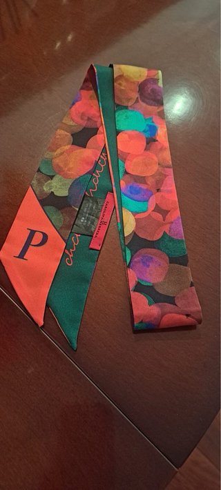 Pañuelo Carolina Herrera estampado