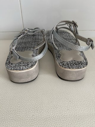 Sandalias planas piel NOA HARMON plateadas