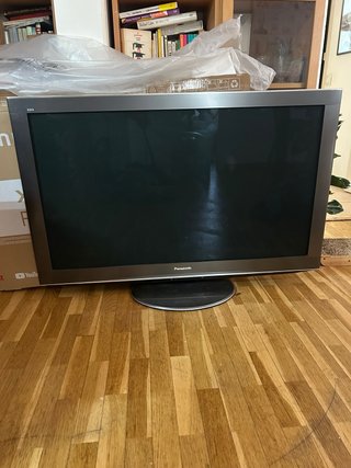 Televisión Panasonic Negra y Plateada 42 pulgadas
