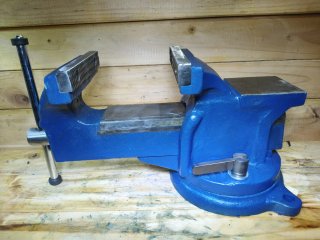 Tornillo de banco 150mm giratorio con yunque 21 kg