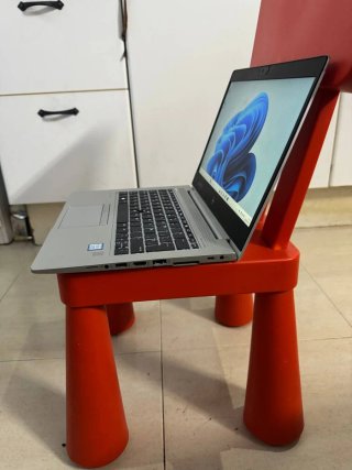 Ordenador portátil HP Elitebook i5 8 Gen TÁCTIL