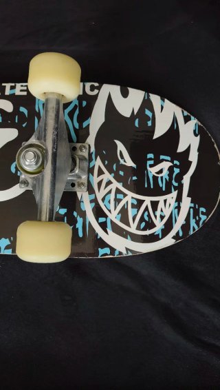 Monopatín Spitfire Basic Skateboard