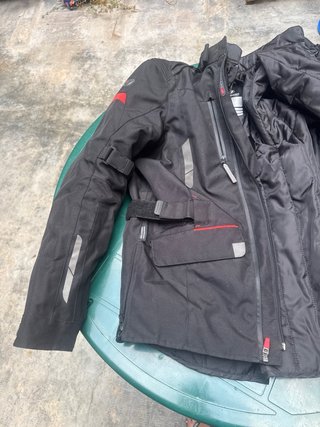 Chaqueta de moto negra