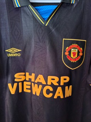 Camiseta Manchester United Cantona 7 Umbro Negra