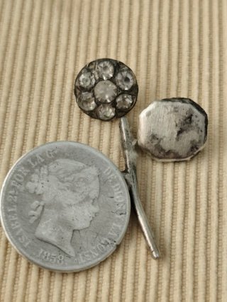 3 Botones Antiguos Plata