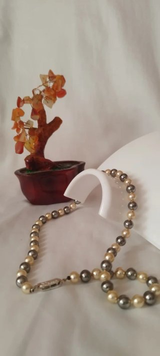 Collar de perlas oro y gris