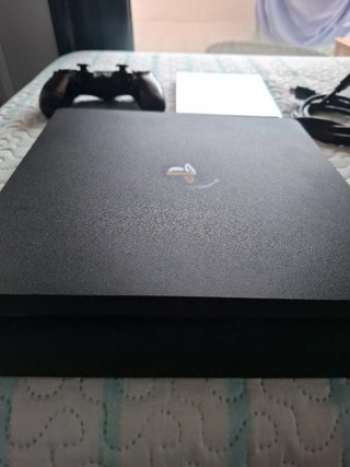 PS4 Slim Negra + Mando + Juego Spider-Man