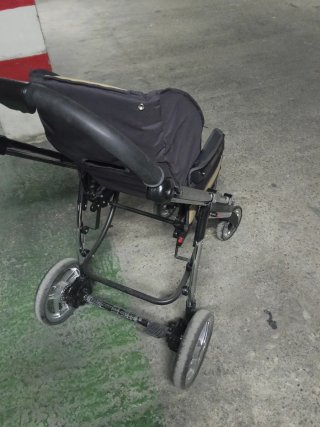 Carrito de bebé BebeCar tres piezas.