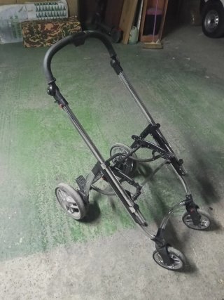 Carrito de bebé BebeCar tres piezas.