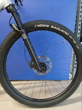 Bicicleta MTB Cross Country Race 700 Gris Cuadro Aluminio