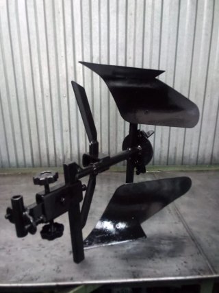 Arado de volteo para tierra