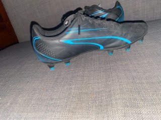 Botas de fútbol Puma Negras y Azules