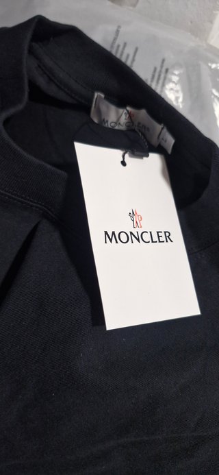 T-shirt Moncler Preta Splash Logo