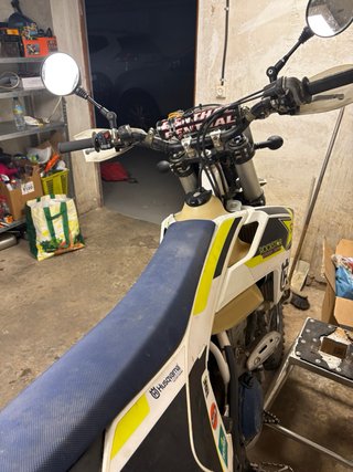 Husqvarna 350 FE Enduro Moto