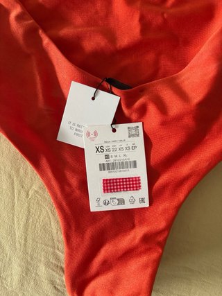 Bañador Zara naranja talla XS