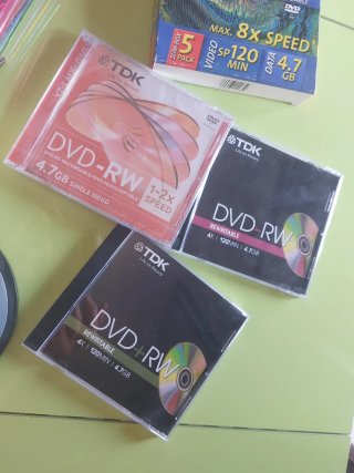 Lote DVDs y CDs grabables Varios NUEVOS
