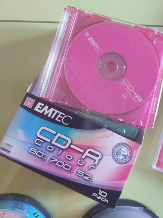 Lote DVDs y CDs grabables Varios NUEVOS