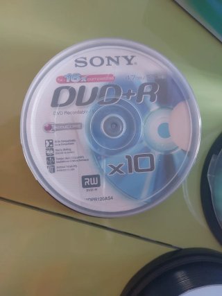 Lote DVDs y CDs grabables Varios NUEVOS