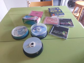 Lote DVDs y CDs grabables Varios NUEVOS