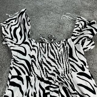 Vestido midi estampado cebra Stradivarius talla L