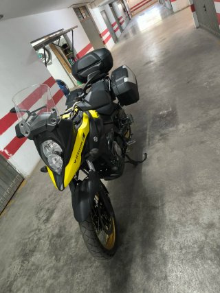 Suzuki V-Strom 650 XT Negra/Amarilla