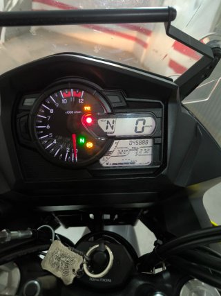 Suzuki V-Strom 650 XT Negra/Amarilla