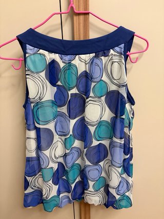 Blusa suelta estampada azul y blanco
