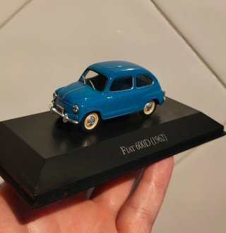 Miniatura Fiat 600D (1962)