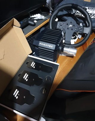 Volante y Pedales Fanatec CLS 8Nm