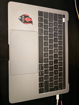 MacBook Pro 2019 i7 16GB Plata