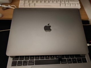 MacBook Pro 2019 i7 16GB Plata