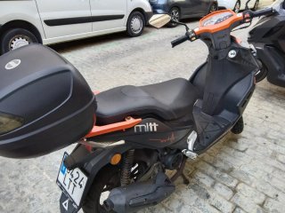 Moto Mitt XRS 125cc Scooter