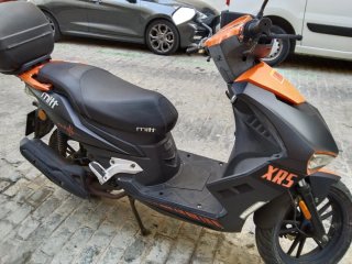 Moto Mitt XRS 125cc Scooter