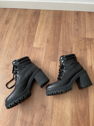 Botines negros de piel con plataforma