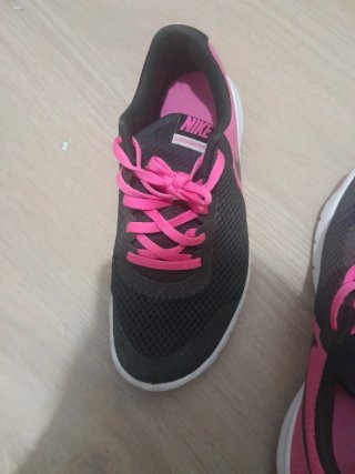 Zapatillas Nike Negras y Rosas