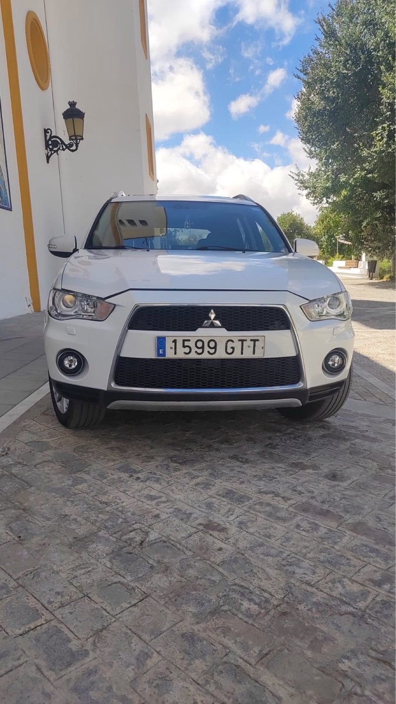 Mitsubishi Outlander 2009 - foto 1