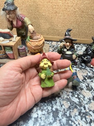 Figuras Bruja Resina,