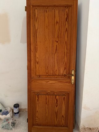 Varias Puertas madera norte con marco y manilla