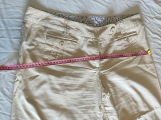 Pantalón beige ligero