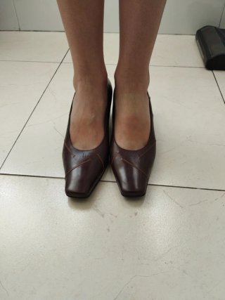 Zapatos de salón marrones talla 40