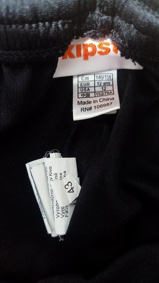 Conjunto pantalón corto y camiseta baloncesto