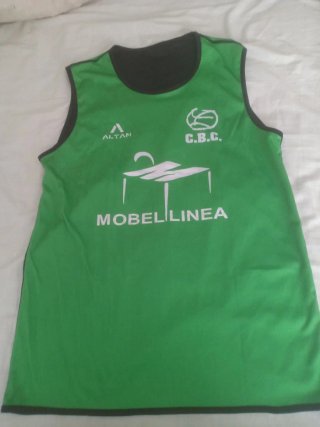 Conjunto pantalón corto y camiseta baloncesto