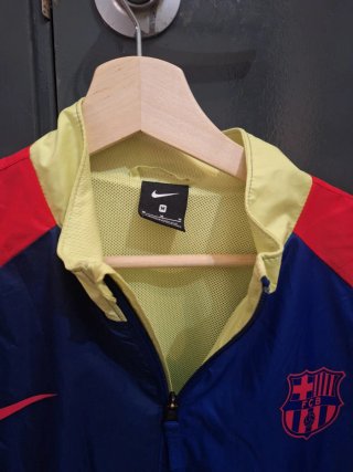 Cortavientos vintage Nike ligero multicolor